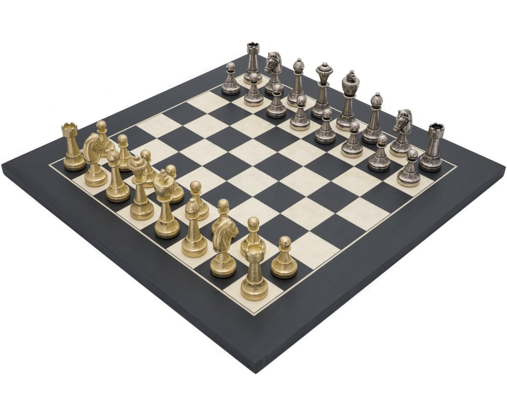 Finnesburg And Black Classic Chess Set