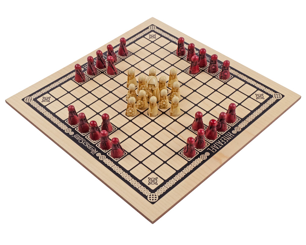 Hnefatafl - The Viking Game: Cardinal Deluxe Edition